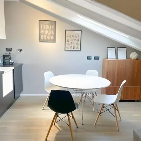 Rodolfo Valentino Loft Τεργέστη